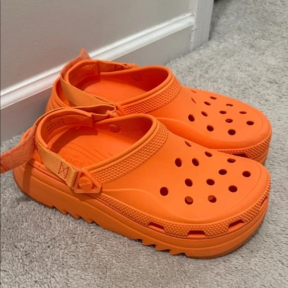 Crocs size 11M Crocs Girls Classic Clogs- Black & White Size 11M | eBay main image 4